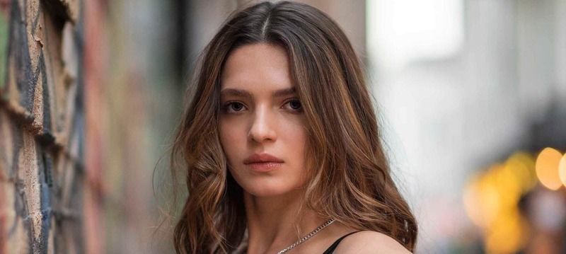 ATV'nin 'Tutsak' dizisine sürpriz isim! Şifanur Gül'ün kardeşini oynayacak... 1